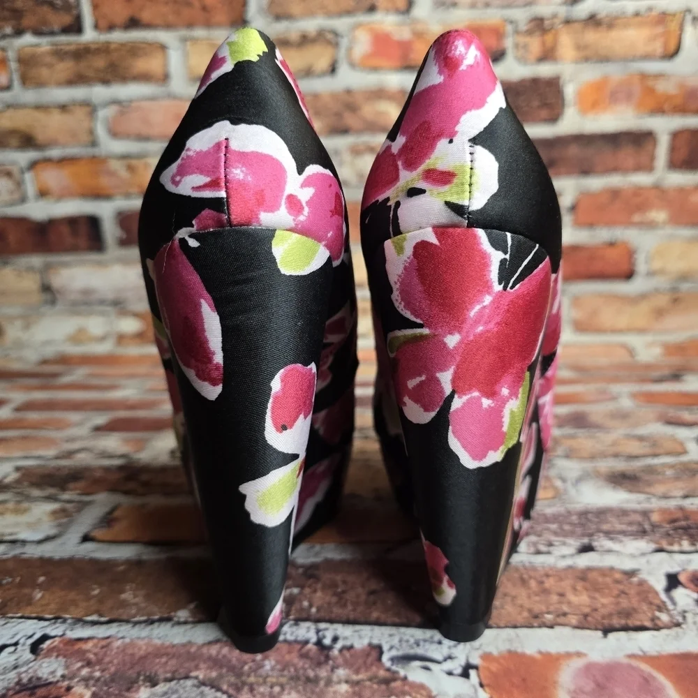 ELLE Jessica Black Satin Butterfly Wedge Platforn Pumps Size 6 Like New